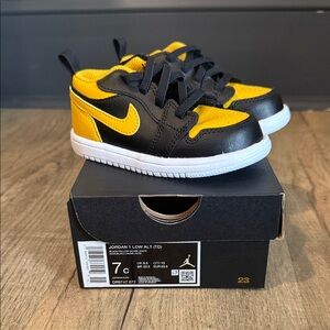 BRAND NWT Nike Jordan 1 Low Toddler Sneakers
